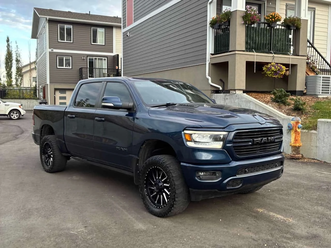 Dodge RAM 1500 Sport | CARFAX | ��� ��������� | Mobile.bg � ����������� 3