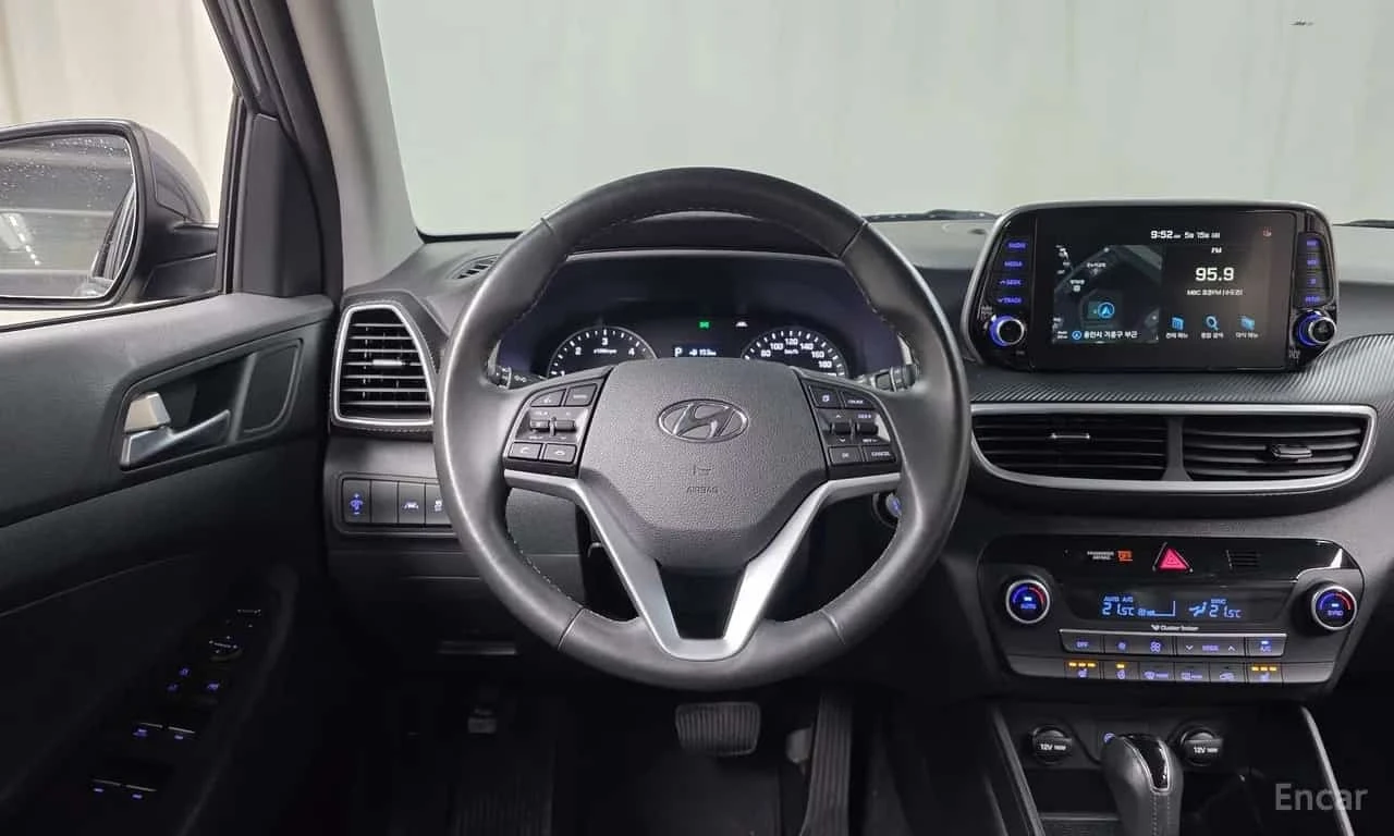Hyundai Tucson * Diesel 1.6 2WD * , снимка 13 - Автомобили и джипове - 56621135