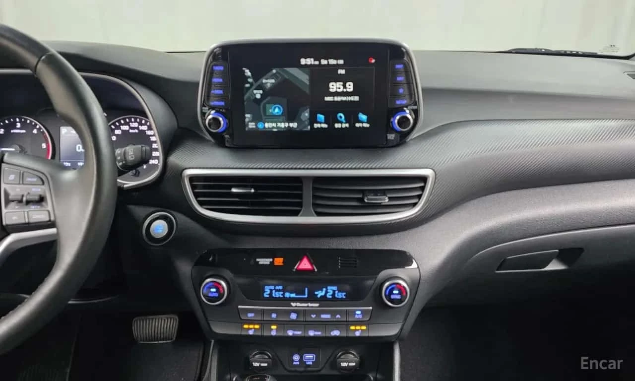 Hyundai Tucson * Diesel 1.6 2WD * , снимка 14 - Автомобили и джипове - 56621135