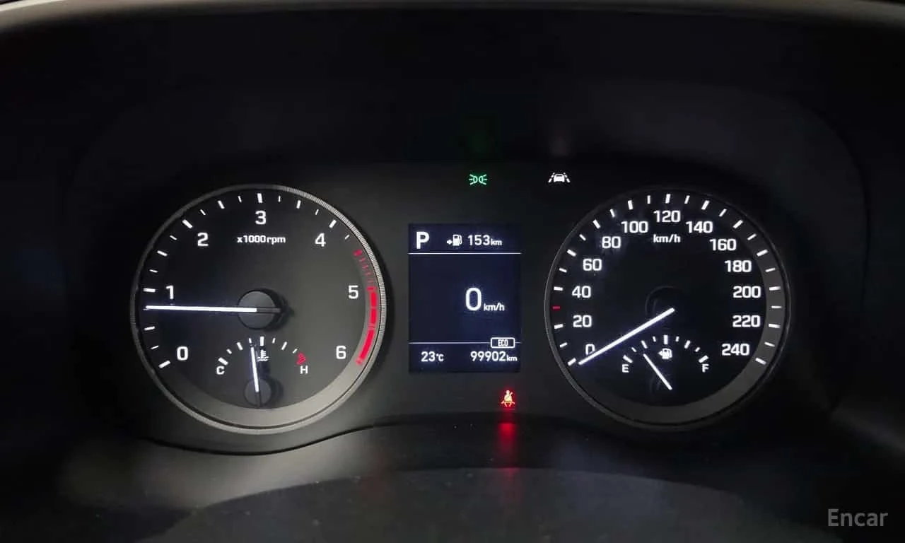 Hyundai Tucson * Diesel 1.6 2WD * , снимка 8 - Автомобили и джипове - 56621135