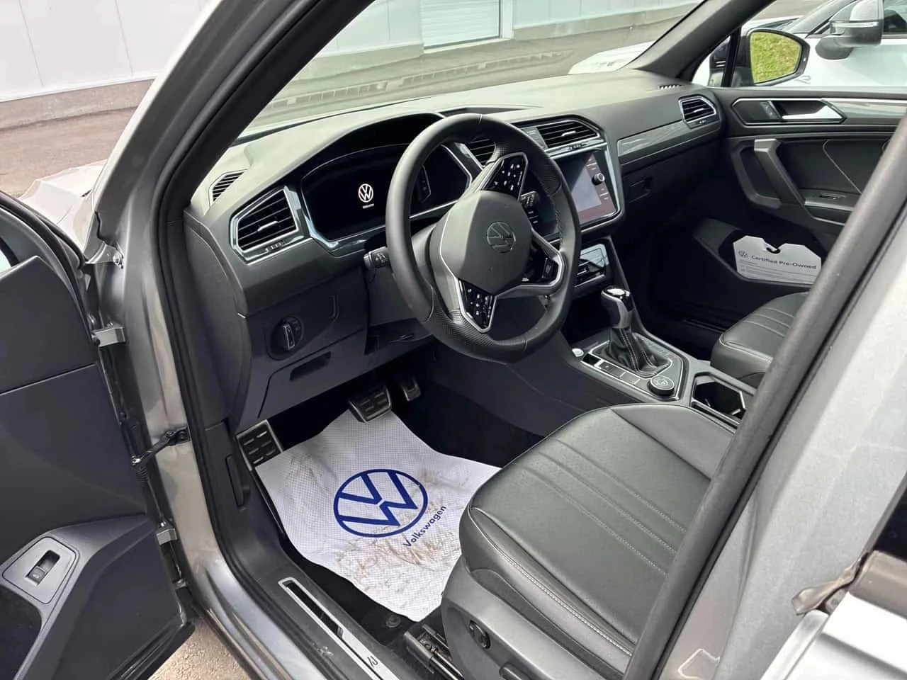 VW Tiguan, снимка 5 - Автомобили и джипове - 56690901