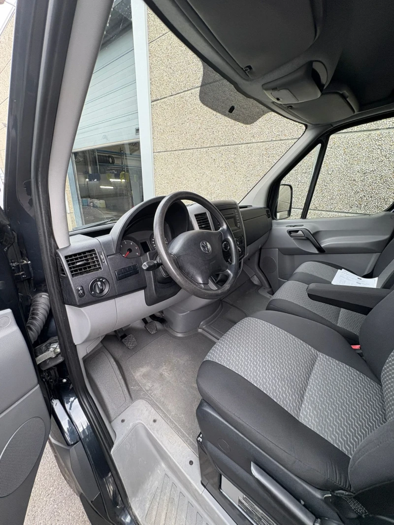 VW Crafter 2.0 TDI, снимка 9 - Бусове и автобуси - 52668426