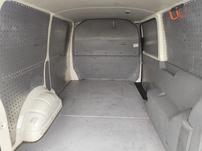 VW T5 1.9 дизел, снимка 9 - Бусове и автобуси - 52331191