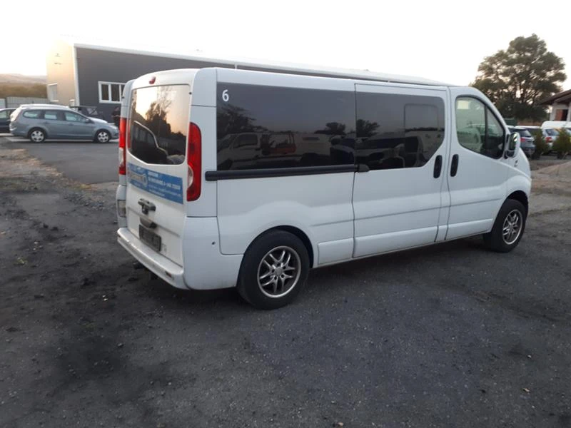 Renault Trafic 2.5dci, снимка 1 - Бусове и автобуси - 37502559