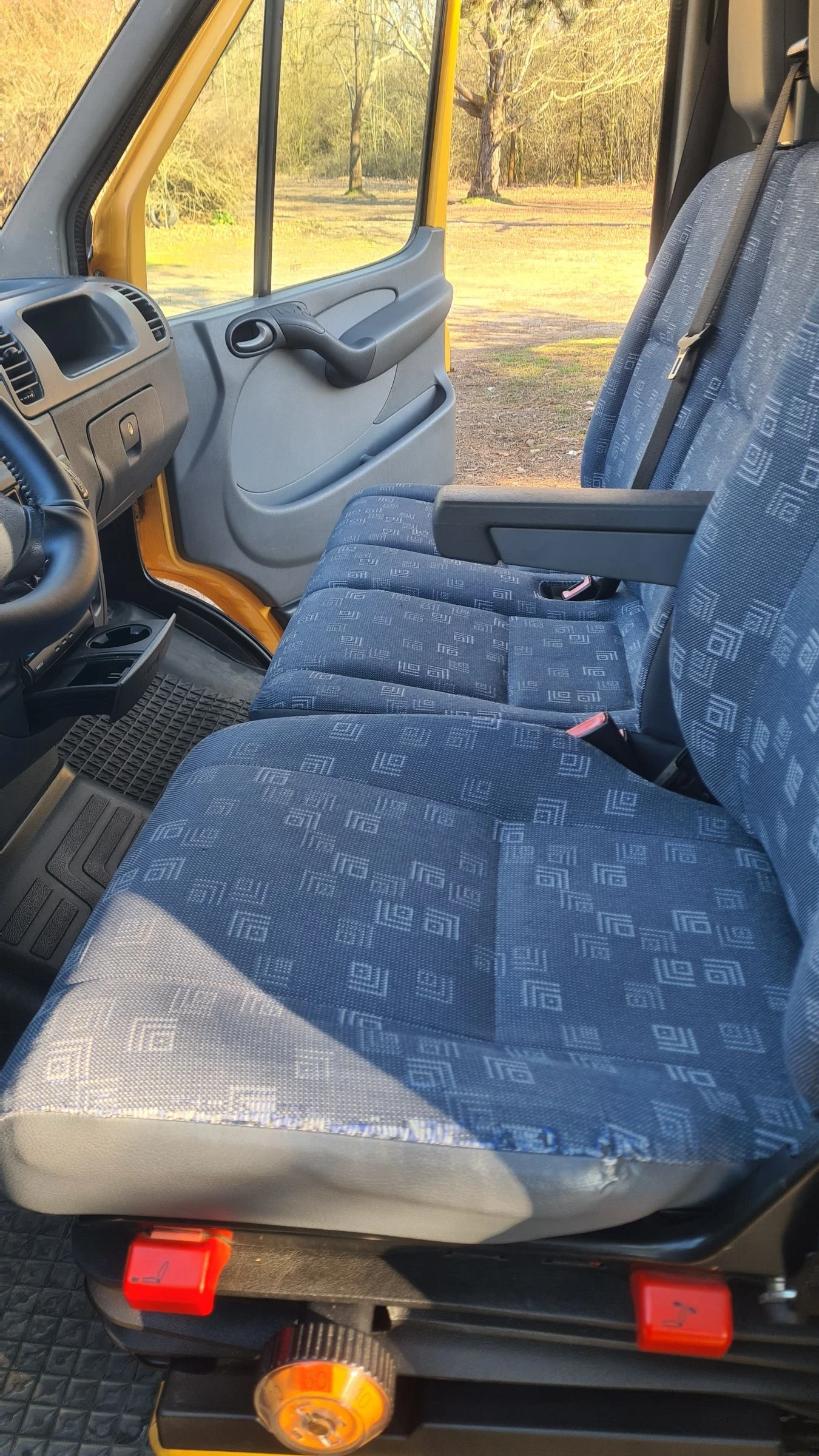 Mercedes-Benz Sprinter 313 2.2CDI Климатик 8+ 1места, снимка 10 - Бусове и автобуси - 53774214