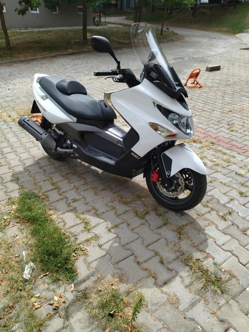 Kymco Xciting 300 i, снимка 2 - Мотоциклети и мототехника - 47320389