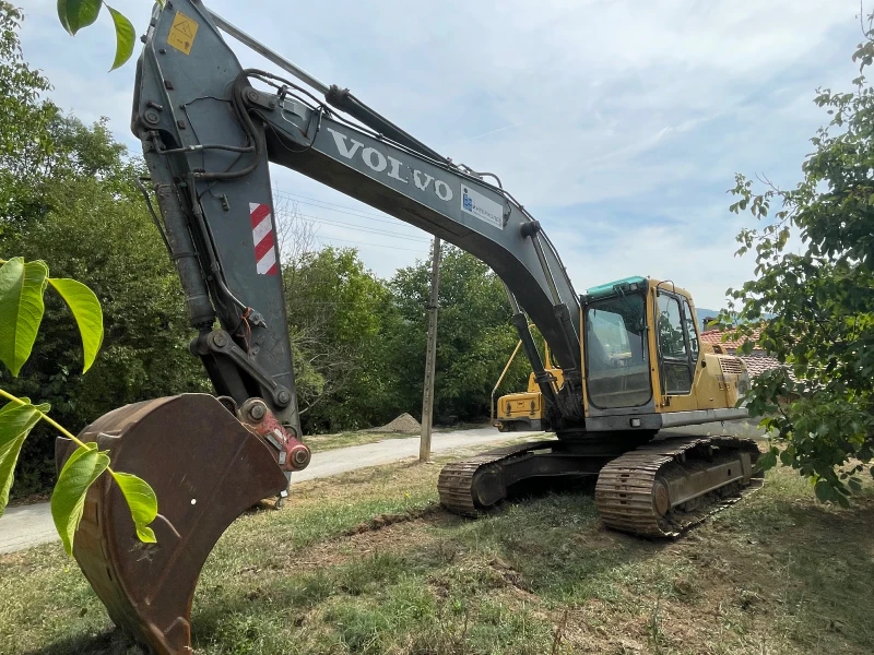 Багер Volvo EC240BNLC, снимка 6 - Индустриална техника - 52296364