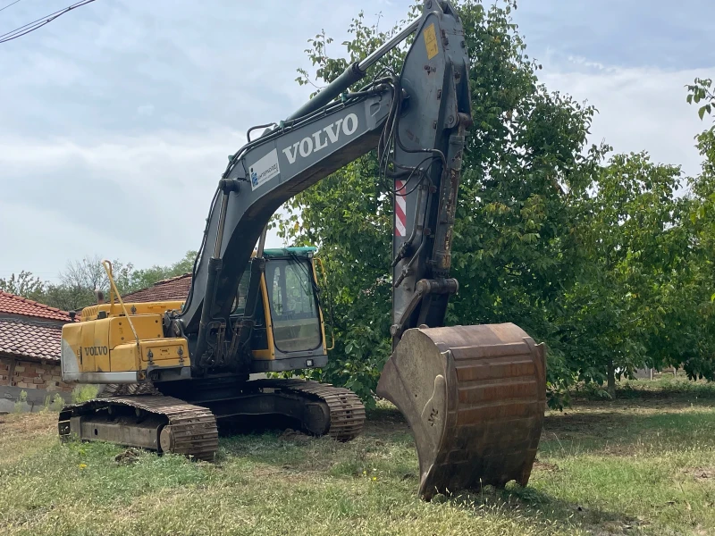 Багер Volvo EC240BNLC, снимка 5 - Индустриална техника - 52296364