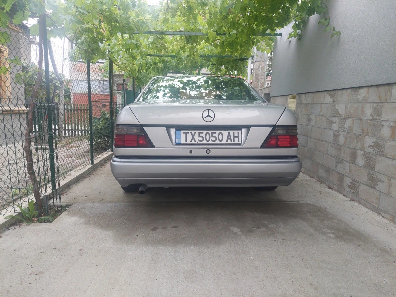 Mercedes-Benz 124 Купе, снимка 9 - Автомобили и джипове - 46660161