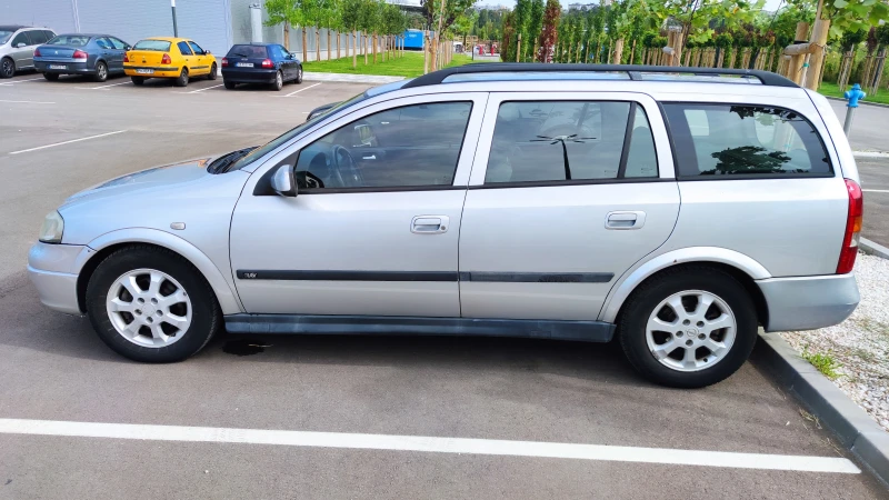 Opel Astra КАРАВАН, снимка 2 - Автомобили и джипове - 47389476