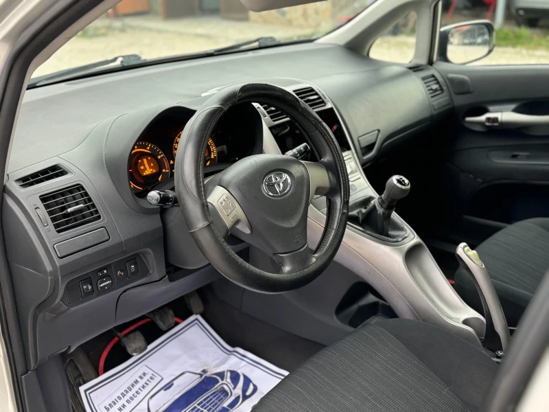 Toyota Auris 1.4D4D/90кс, снимка 11 - Автомобили и джипове - 47505642