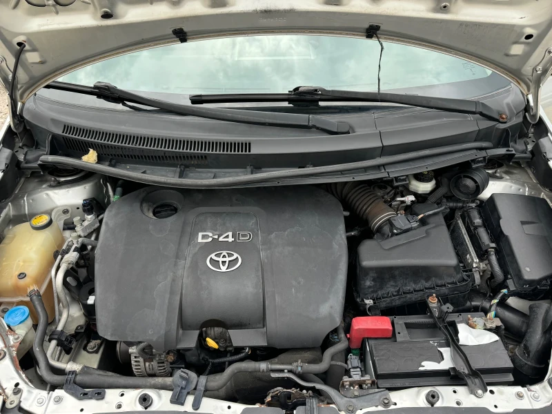 Toyota Auris 1.4D4D/90кс, снимка 15 - Автомобили и джипове - 47505642