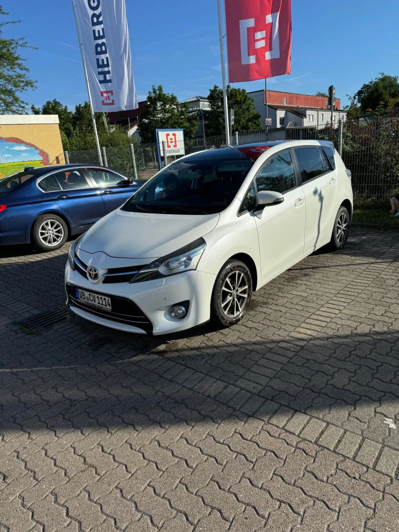 Toyota Verso 2.0D4D , снимка 1 - Автомобили и джипове - 48502856