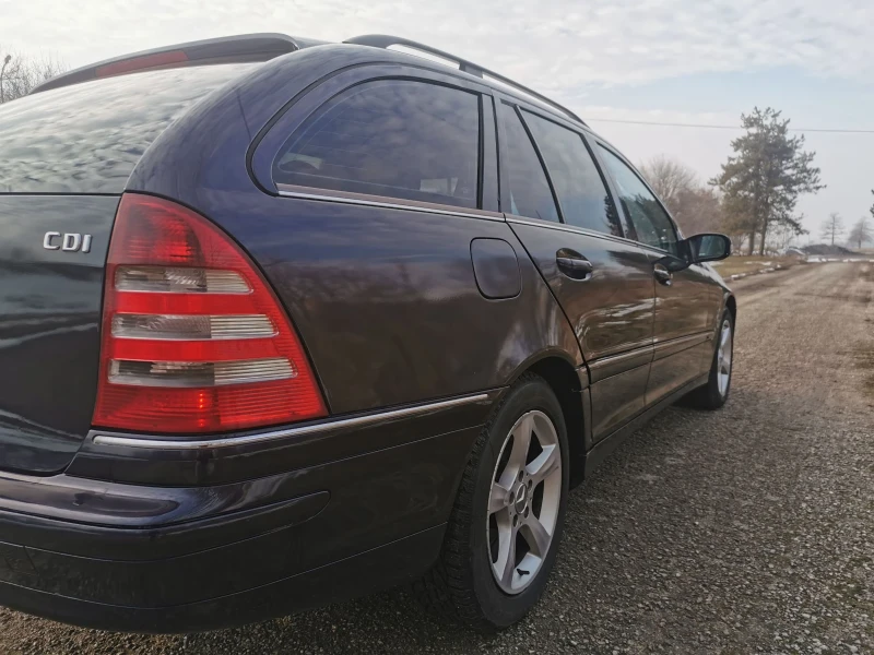 Mercedes-Benz C 270 Avantgarde, снимка 5 - Автомобили и джипове - 49291639