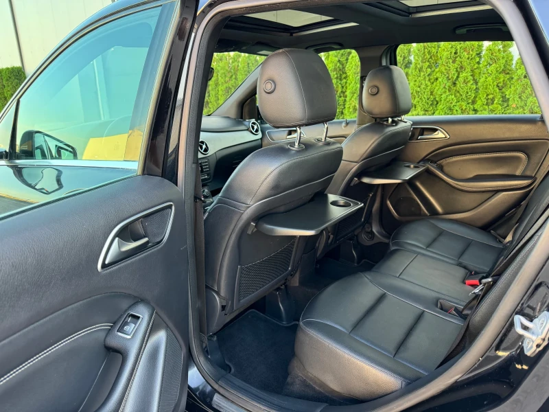 Mercedes-Benz B 200 i 7G-Tronic/Full/ШВЕЙЦАРИЯ!!!, снимка 14 - Автомобили и джипове - 51237588