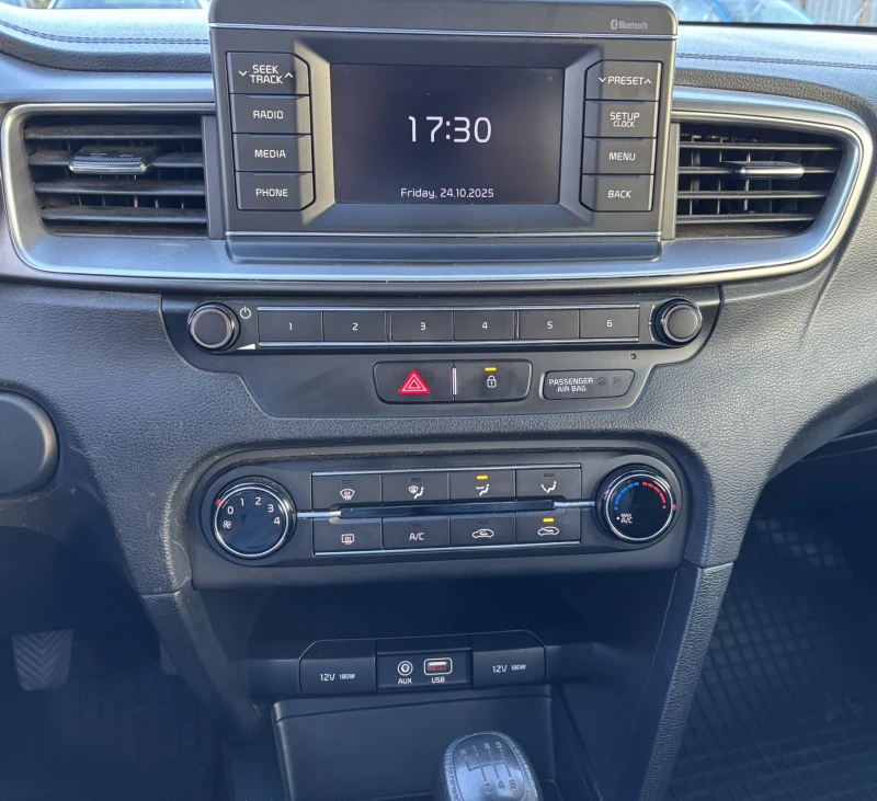 Kia Ceed LX 1.4 100 hp, снимка 12 - Автомобили и джипове - 52244352