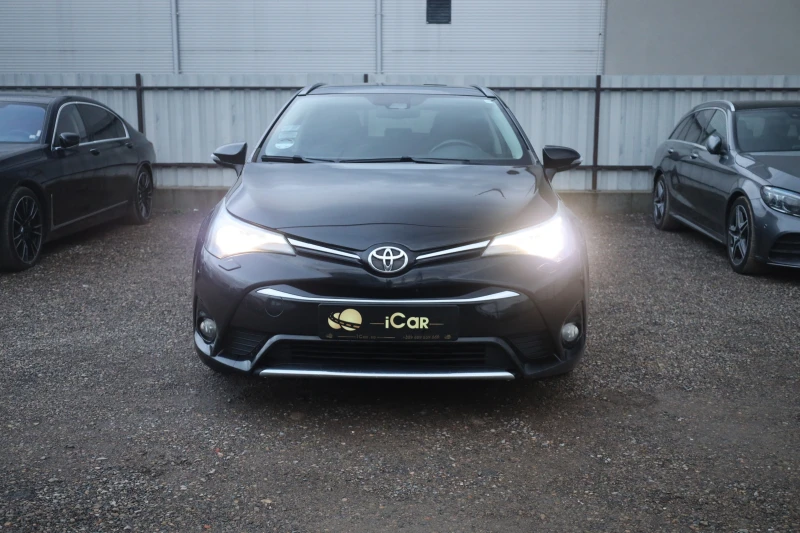 Toyota Avensis Touring 1.8i Automat PANO KAM SzH AHK Navi #iCarbg, снимка 2 - Автомобили и джипове - 52493303