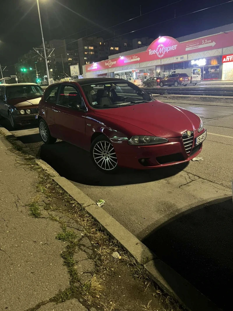 Alfa Romeo 147 1.9 JTD, снимка 8 - Автомобили и джипове - 52656664
