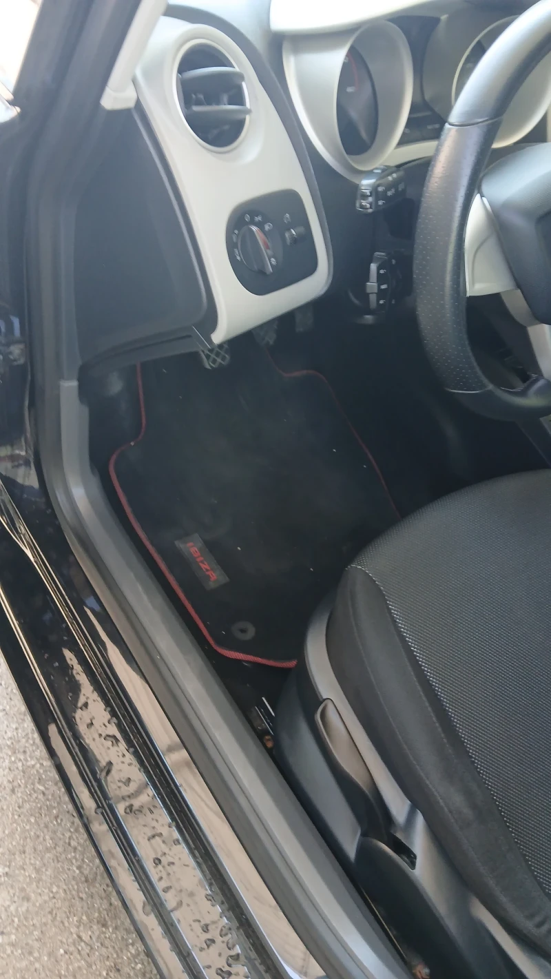 VW Golf 1.9 тди 105 кс, снимка 17 - Автомобили и джипове - 52666075