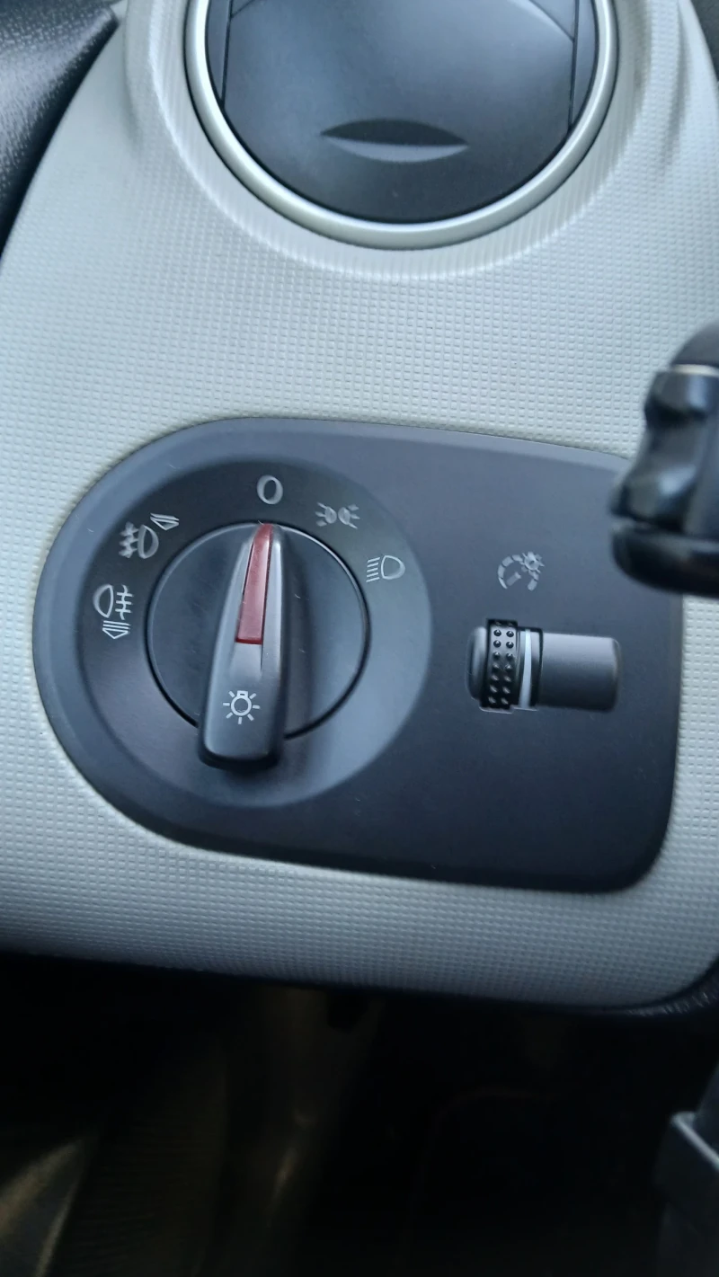 VW Golf 1.9 тди 105 кс, снимка 9 - Автомобили и джипове - 52666075