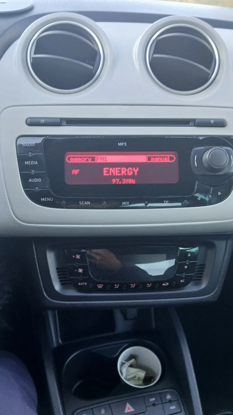 VW Golf 1.9 тди 105 кс, снимка 6 - Автомобили и джипове - 52666075