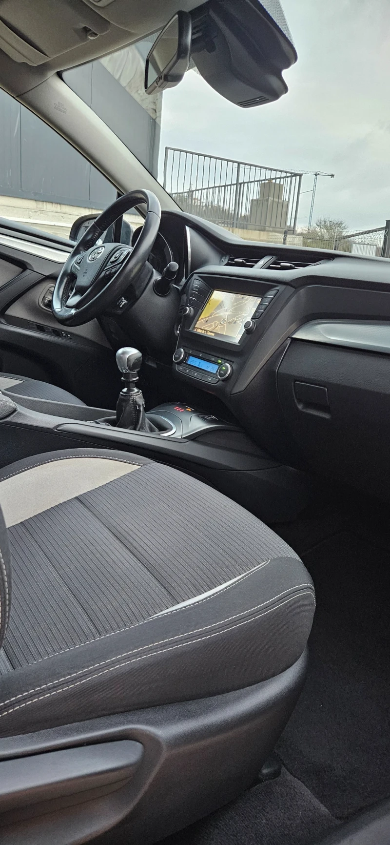 Toyota Avensis 1.8, full * като нова * 109800км* , снимка 8 - Автомобили и джипове - 52789305