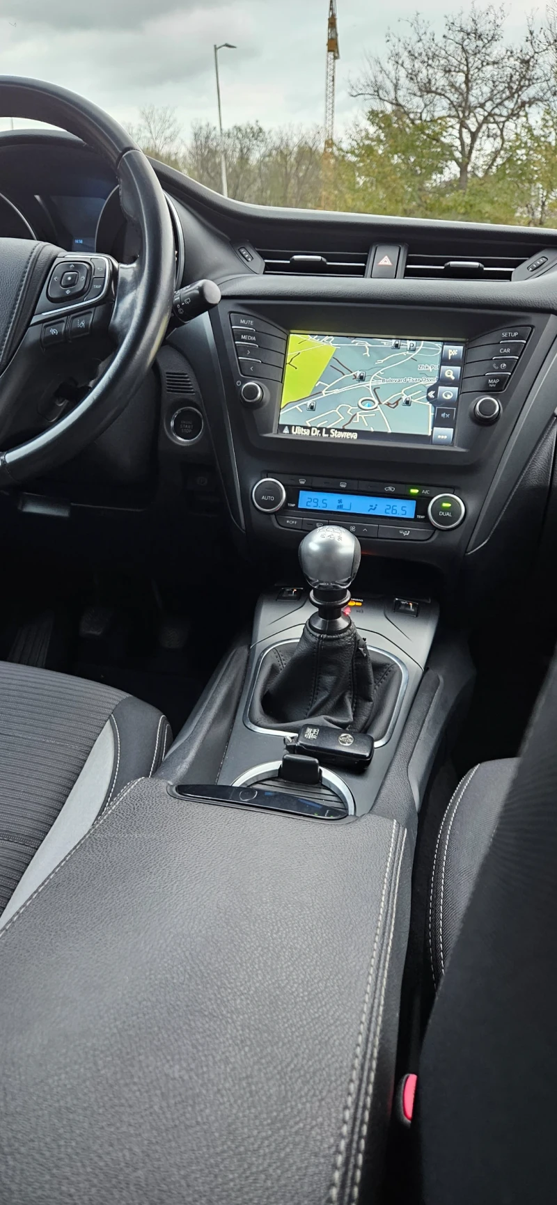 Toyota Avensis 1.8, full * като нова * 109800км* , снимка 6 - Автомобили и джипове - 52789305