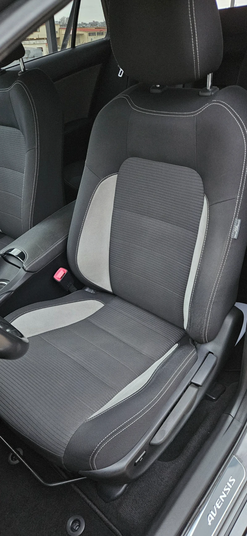 Toyota Avensis 1.8, full * като нова * 109800км* , снимка 12 - Автомобили и джипове - 52789305