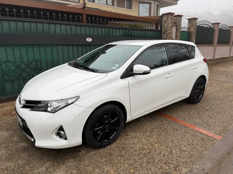 Toyota Auris, снимка 3 - Автомобили и джипове - 52856438