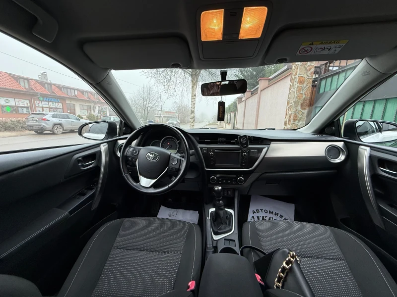 Toyota Auris, снимка 8 - Автомобили и джипове - 52856438