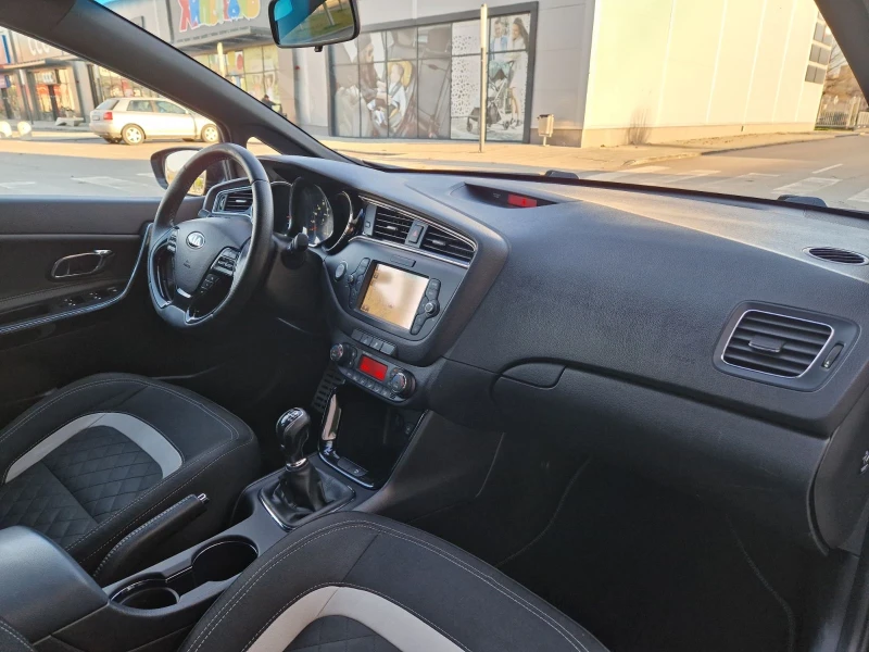 Kia Ceed Kia Ceed-GT Line /Navi/Led/Camera/Keyless/Euro-6B/, снимка 15 - Автомобили и джипове - 52915277