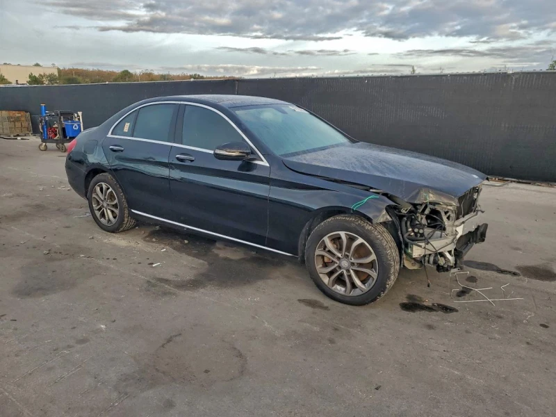 Mercedes-Benz C 300 * ОЧАКВАН ВНОС* , снимка 4 - Автомобили и джипове - 52966266
