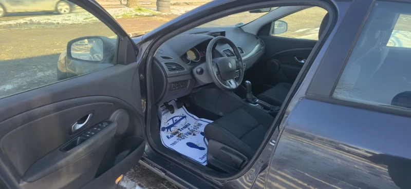 Renault Megane 1.6i Газ/Бензин, снимка 6 - Автомобили и джипове - 53132746