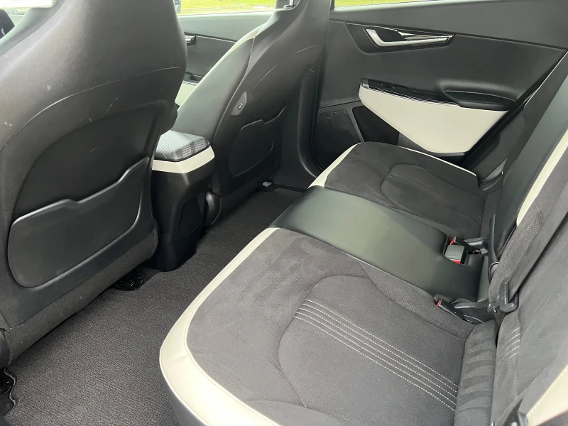 Kia EV6 GT Line 4х4 77, 4kWh , снимка 8 - Автомобили и джипове - 53507790