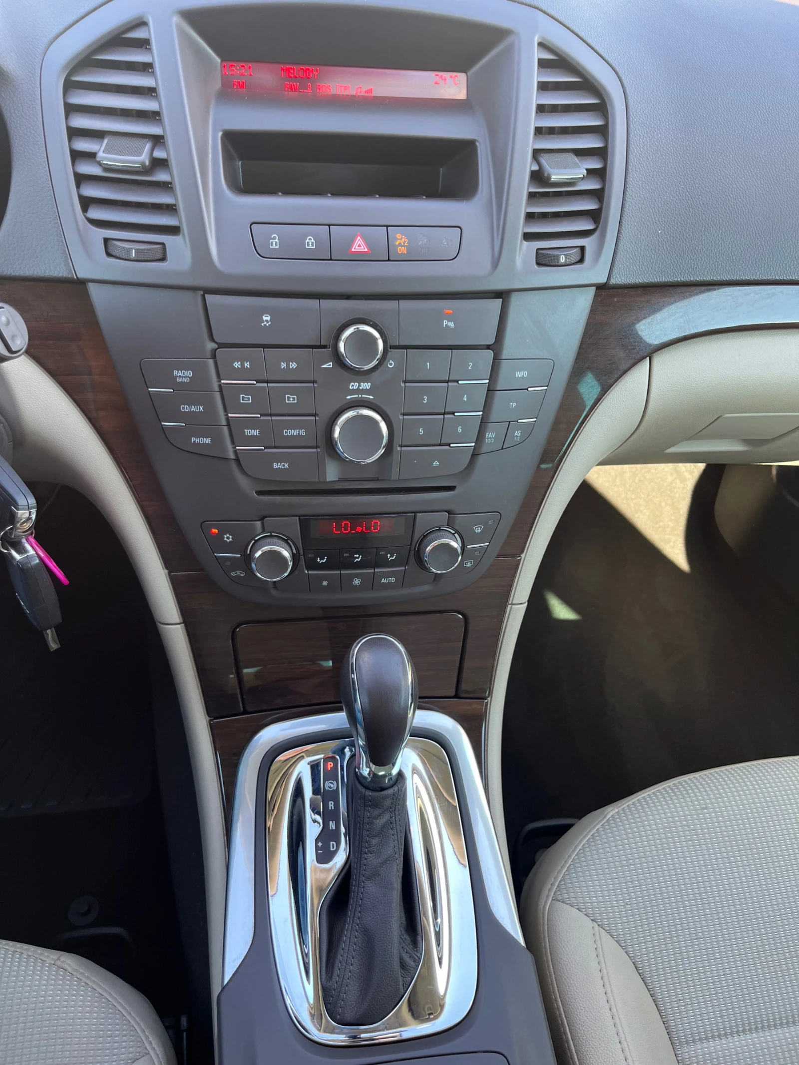 Opel Insignia Sports Tour 2.0TD-161k.c./EURO5/ Автоматик | Mobile.bg — изображение 12