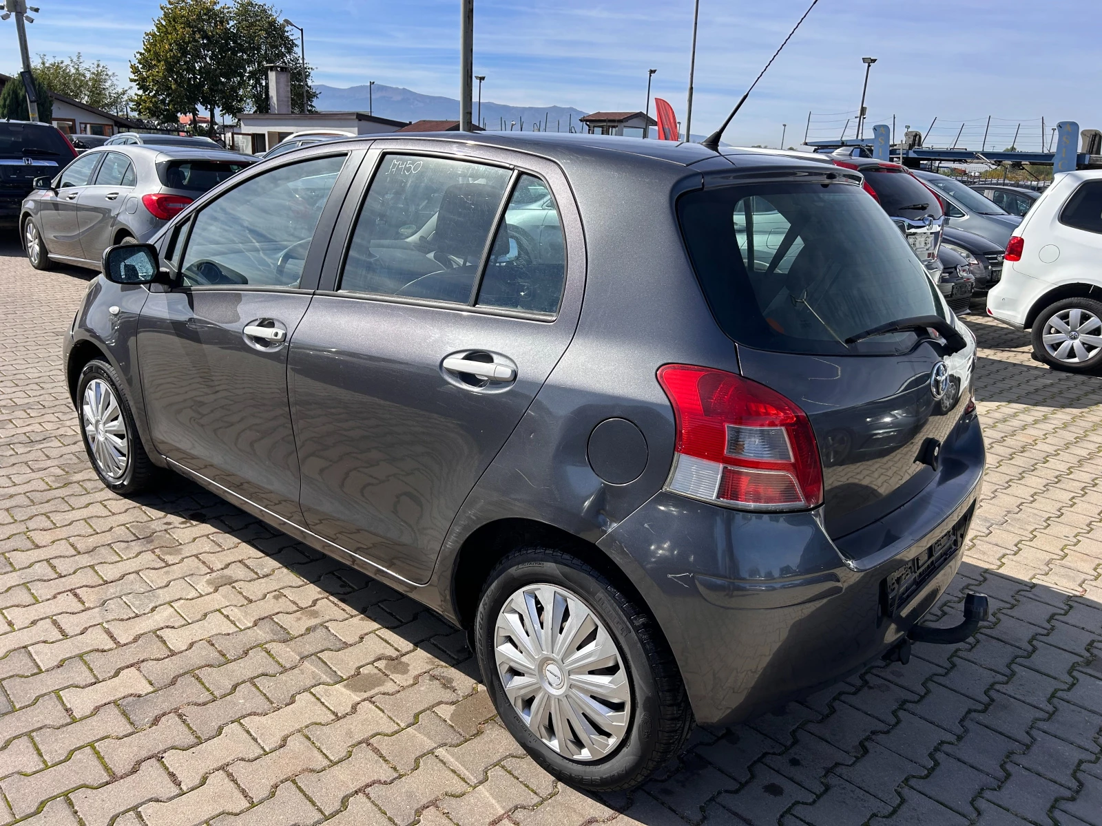 Toyota Yaris 1.0VVT-i NAVI ЛИЗИНГ - изображение 8