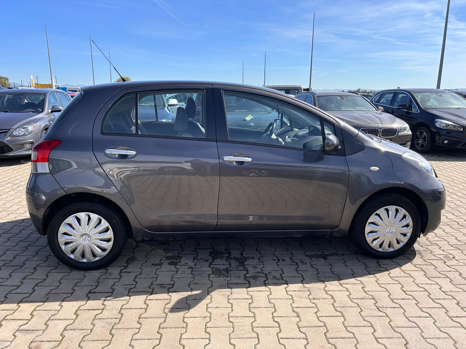 Toyota Yaris 1.0VVT-i NAVI ЛИЗИНГ - изображение 5