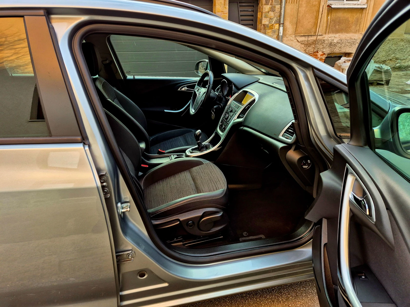 Opel Astra 2.0d-COSMO-NAVI-6speed | Mobile.bg   11