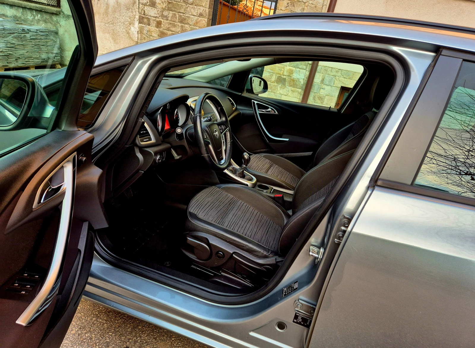 Opel Astra 2.0d-COSMO-NAVI-6speed - изображение 10