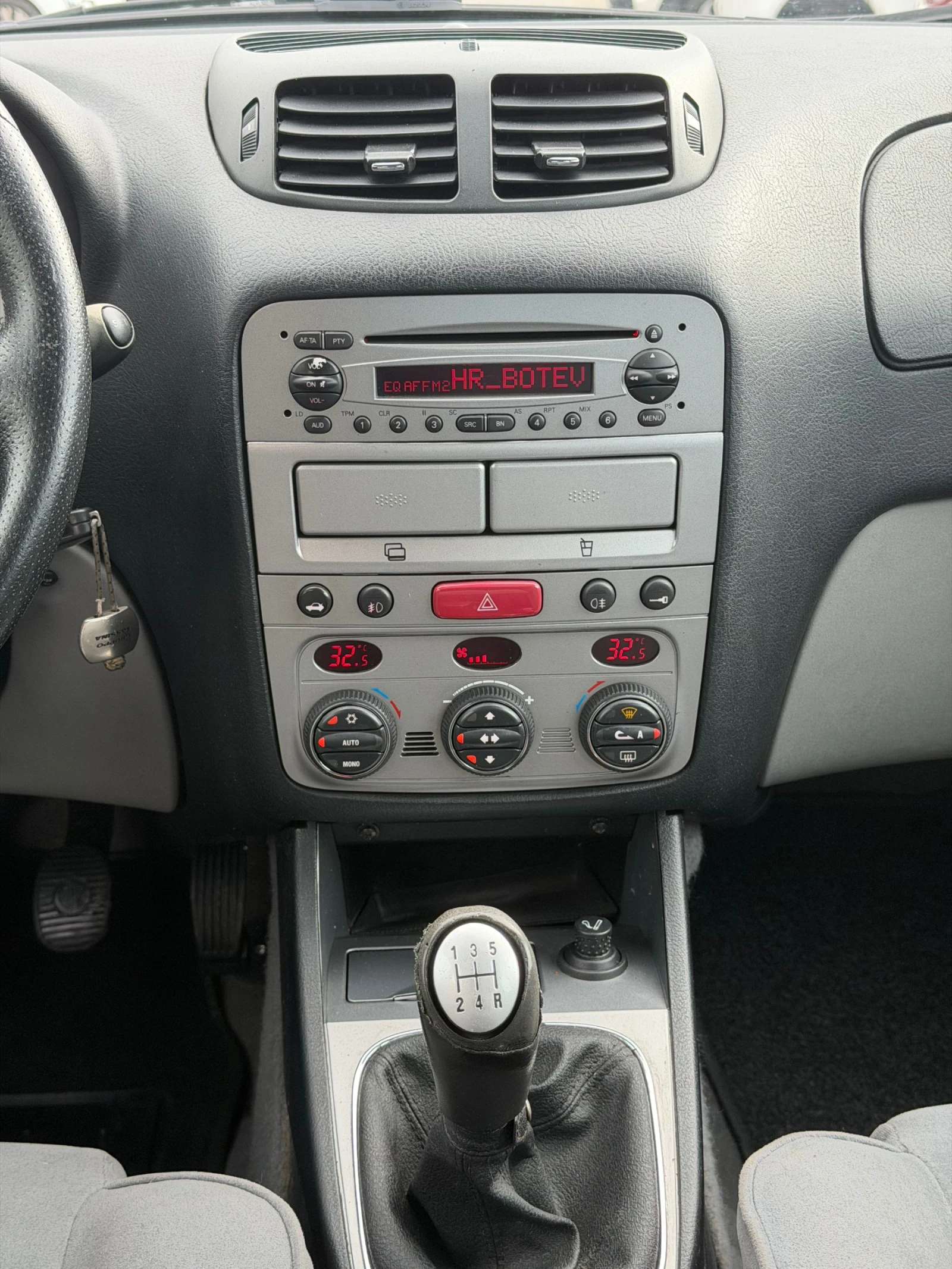 Alfa Romeo 147 1.6i 16V Twin Spark  | Mobile.bg   12