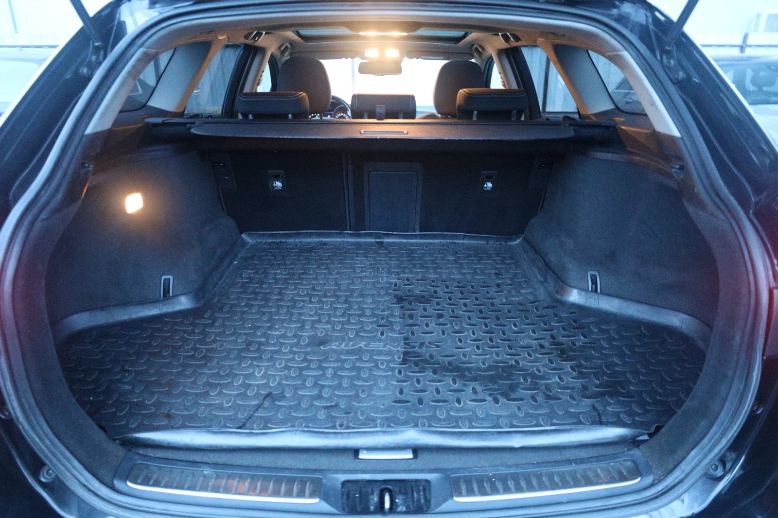 Toyota Avensis Touring 1.8i Automat PANO KAM SzH AHK Navi #iCarbg | Mobile.bg   9