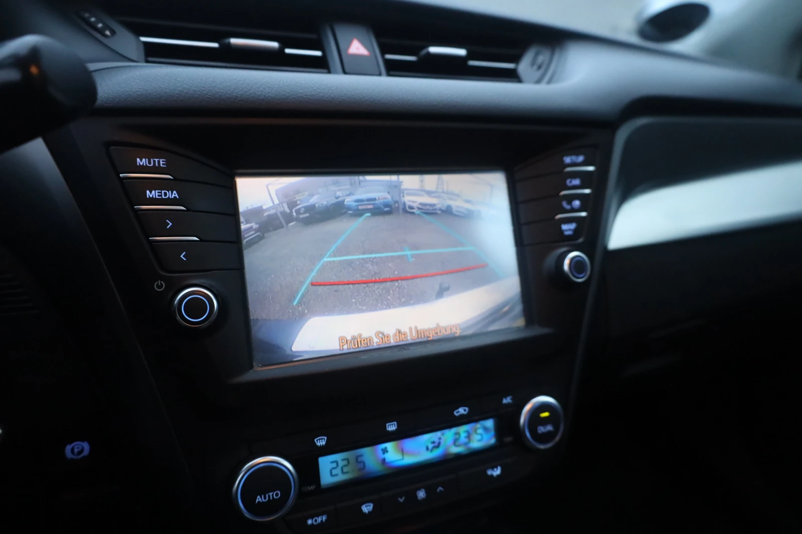 Toyota Avensis Touring 1.8i Automat PANO KAM SzH AHK Navi #iCarbg | Mobile.bg   13