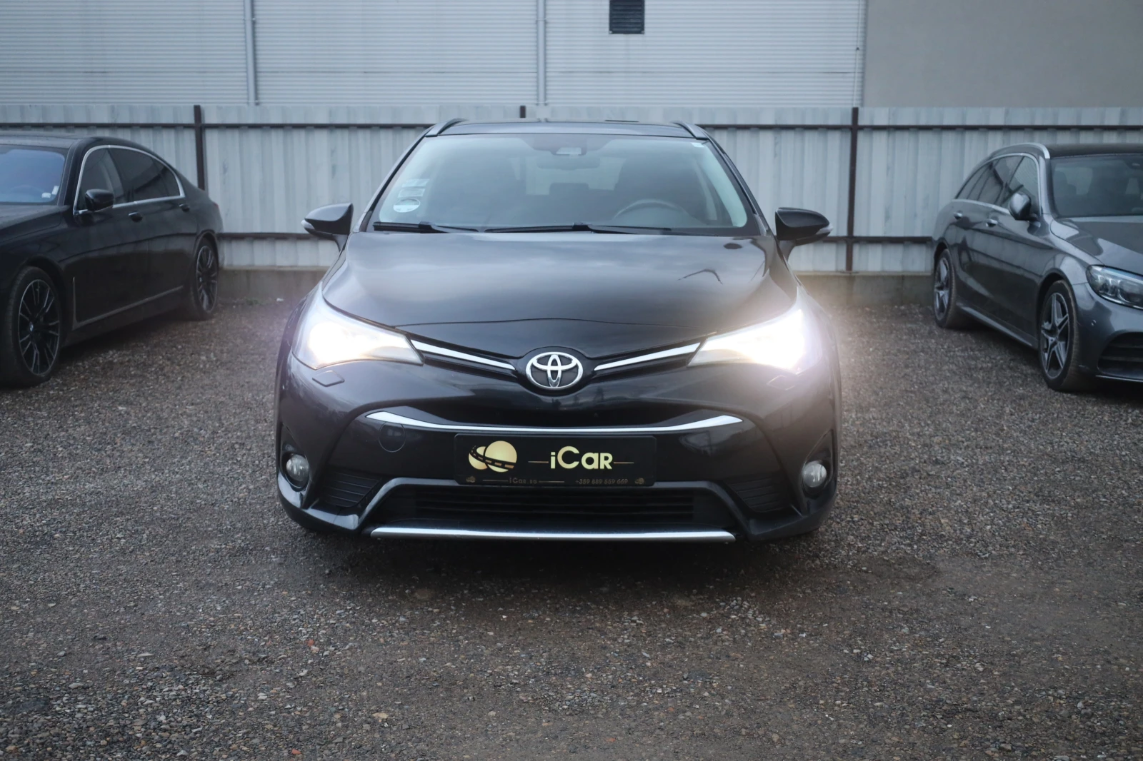 Toyota Avensis Touring 1.8i Automat PANO KAM SzH AHK Navi #iCarbg | Mobile.bg   2