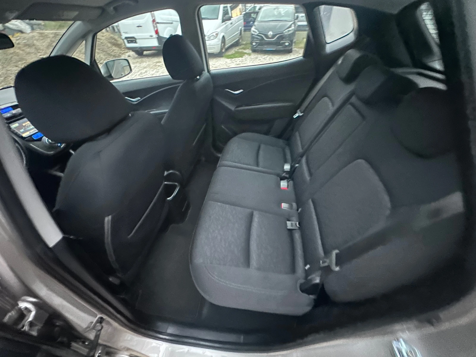 Hyundai Ix20 1.4BENZIN* FACE* NAVI* EVRO6 - изображение 8