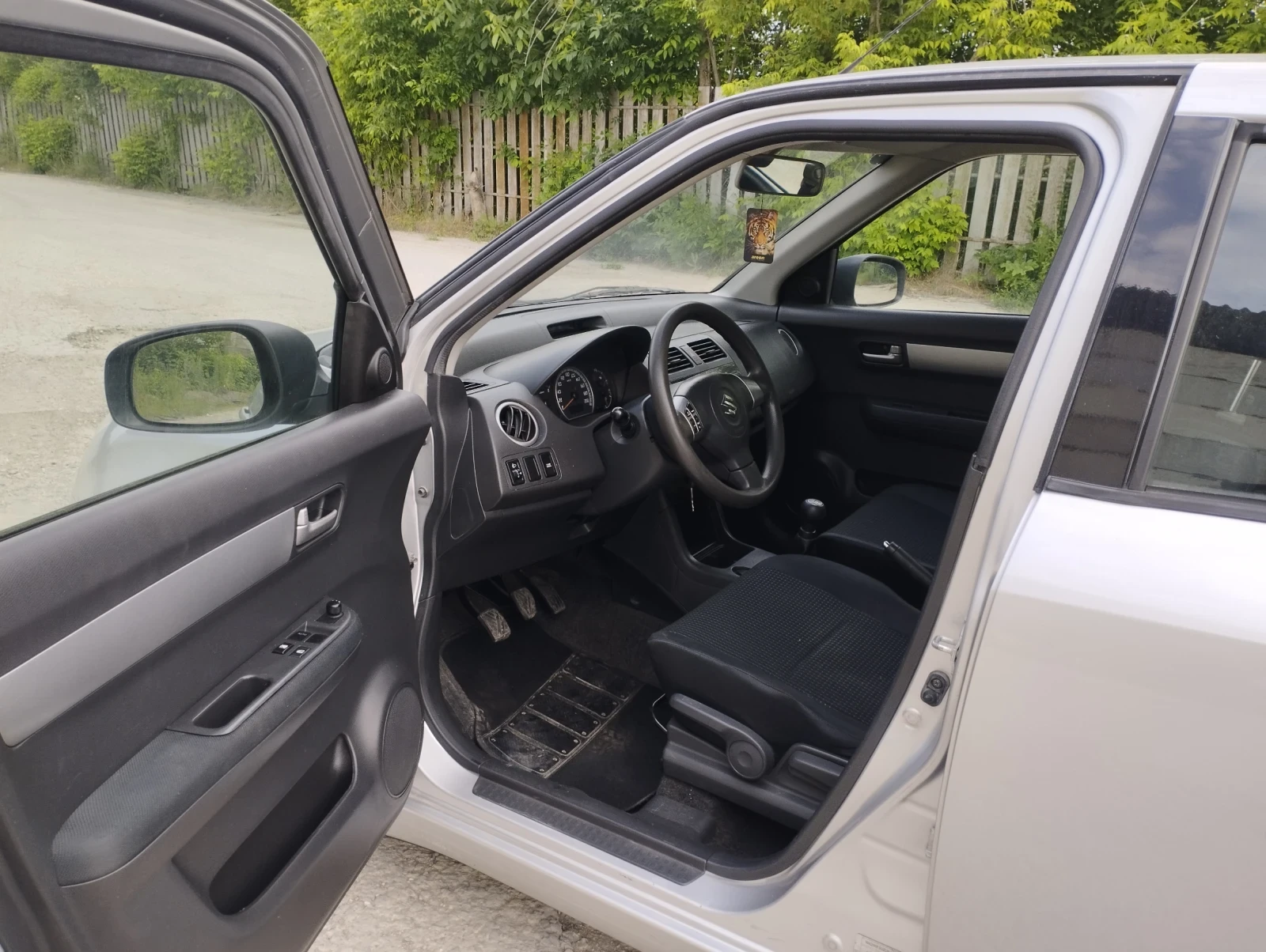 Suzuki Swift 1.3 - изображение 7