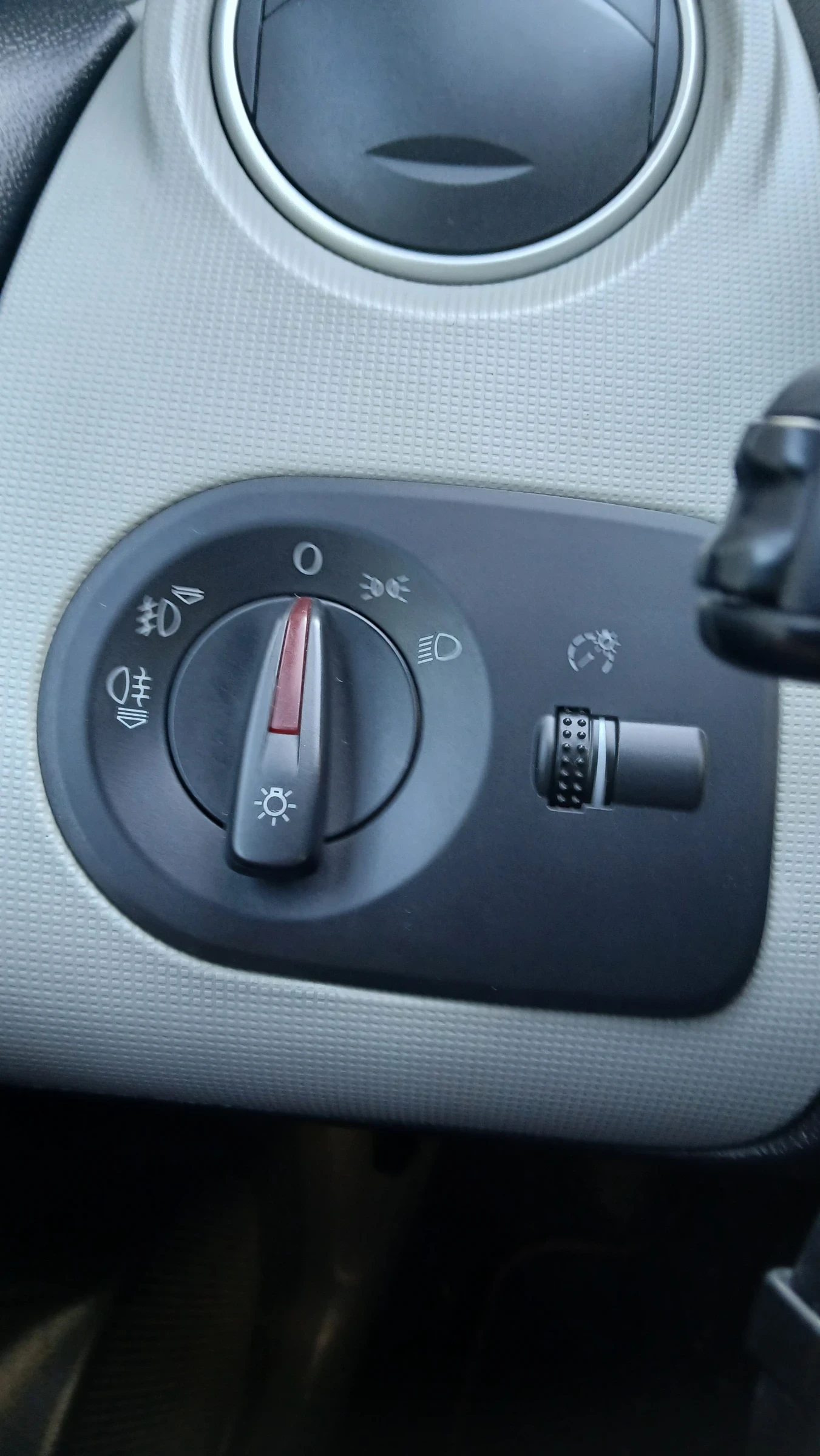 VW Golf 1.9 тди 105 кс - изображение 9