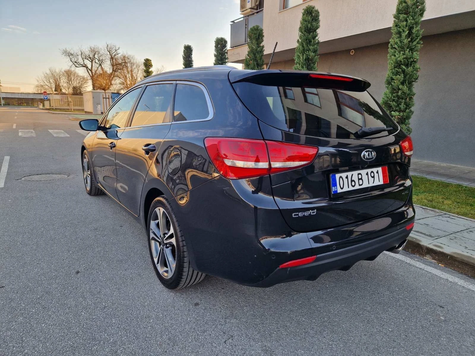 Kia Ceed Kia Ceed-GT Line /Navi/Led/Camera/Keyless/Euro-6B/ | Mobile.bg � ����������� 14