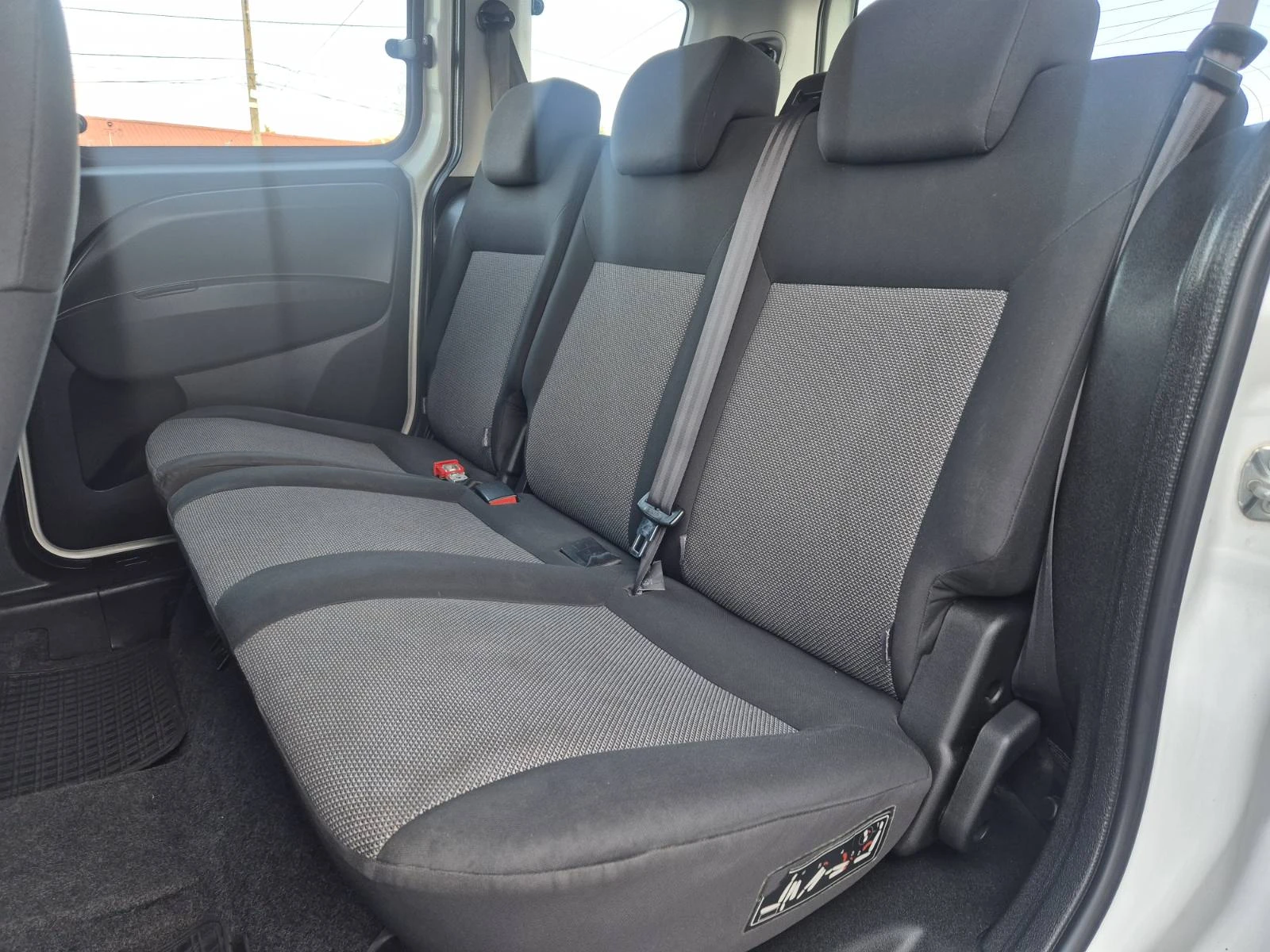 Fiat Doblo 1.4i-95кс-7 МЕСТА!!!-MAXY, снимка 12 - Автомобили и джипове - 53762482