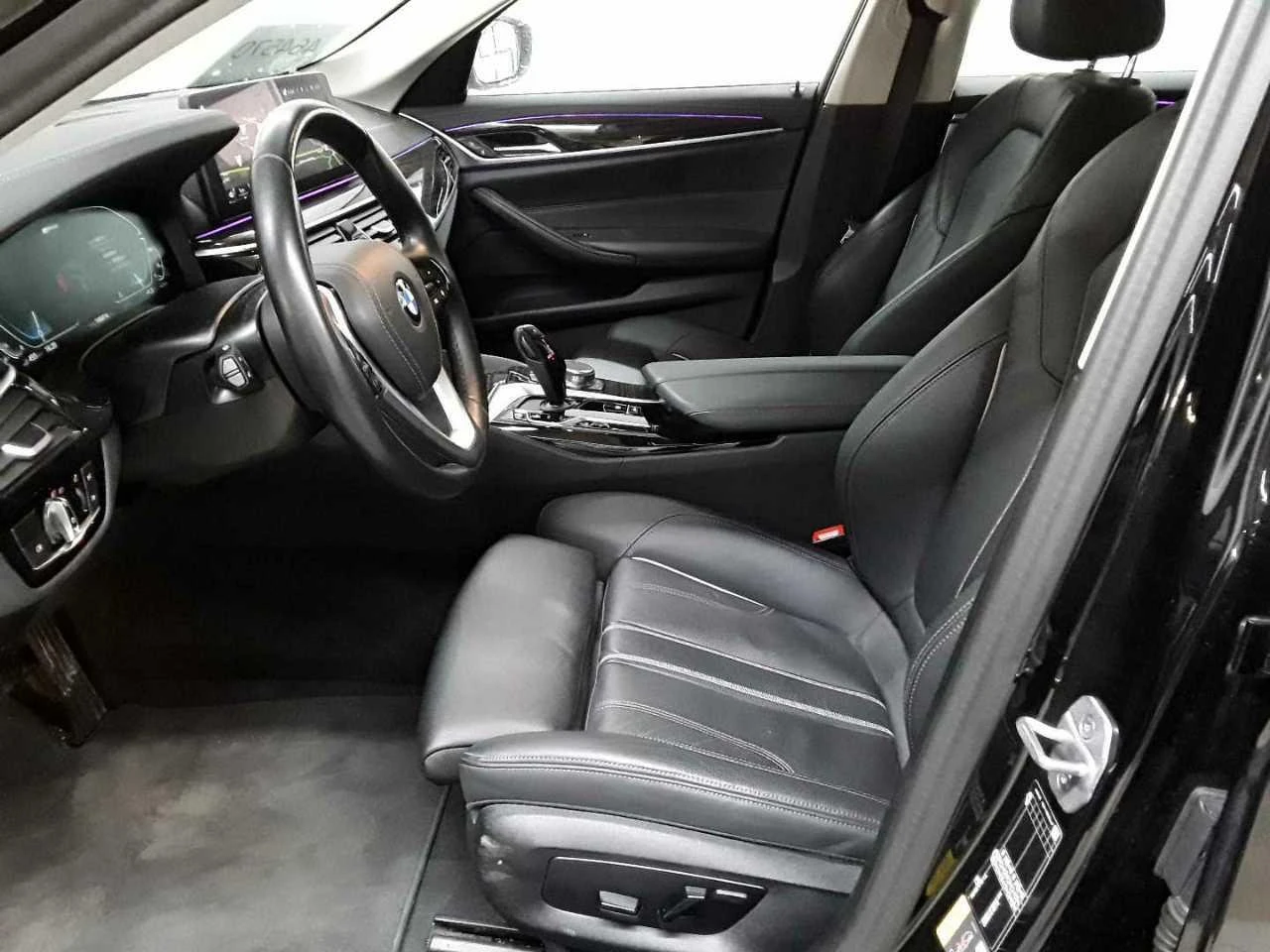 BMW 530E Touring 530e Luxury - Хибрид , снимка 6 - Автомобили и джипове - 54278424