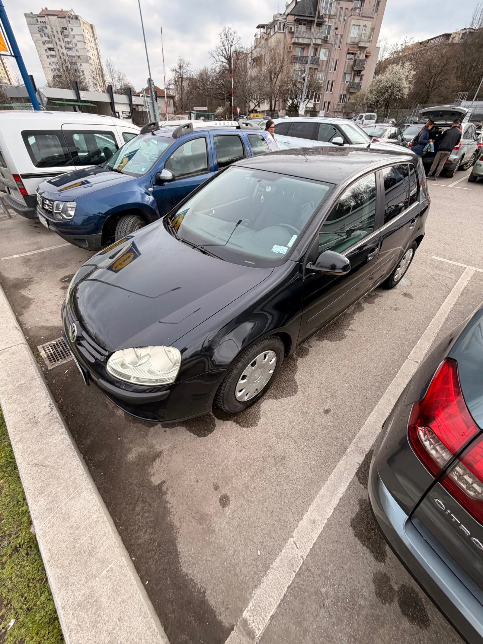 VW Golf V, снимка 6 - Автомобили и джипове - 54379271